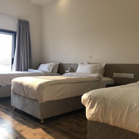 Hotel Sharanam Shegaon Eksteriør billede