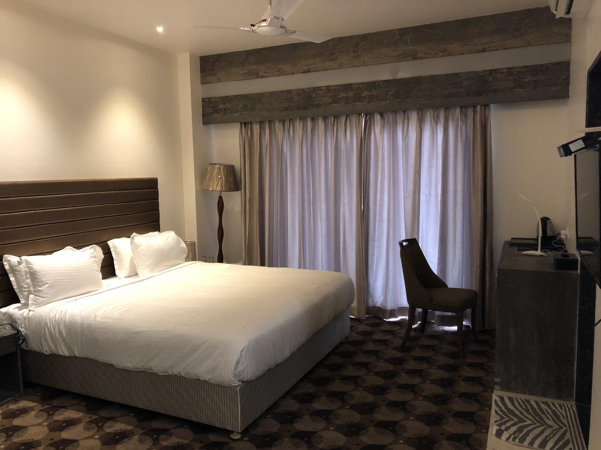 Hotel Sharanam Shegaon Eksteriør billede