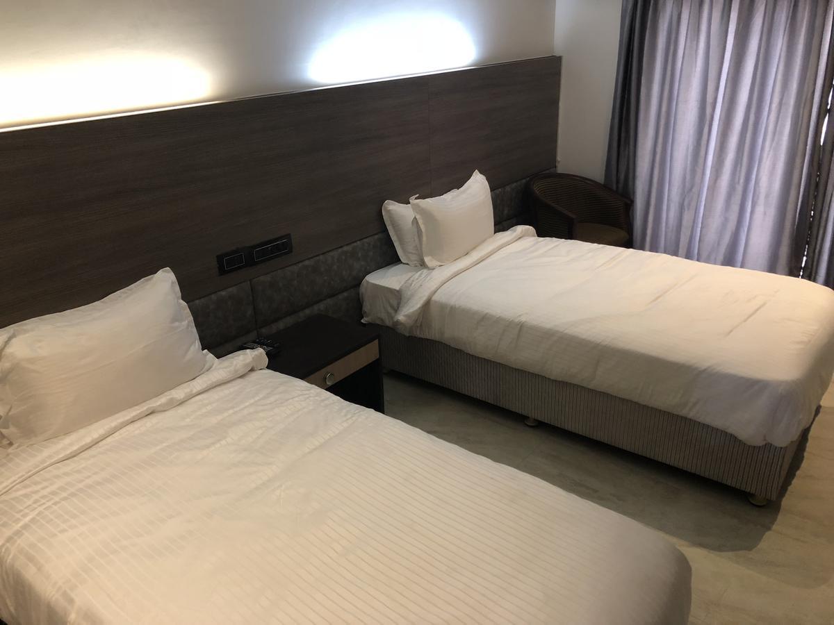 Hotel Sharanam Shegaon Eksteriør billede