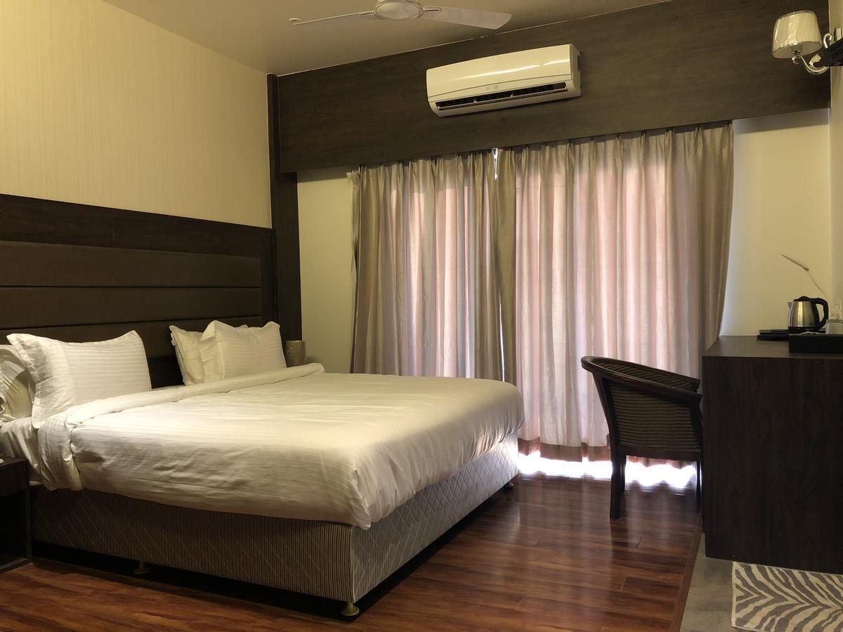 Hotel Sharanam Shegaon Eksteriør billede