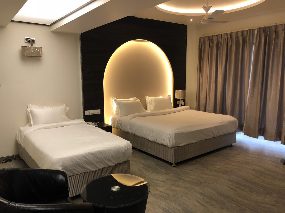 Hotel Sharanam Shegaon Eksteriør billede