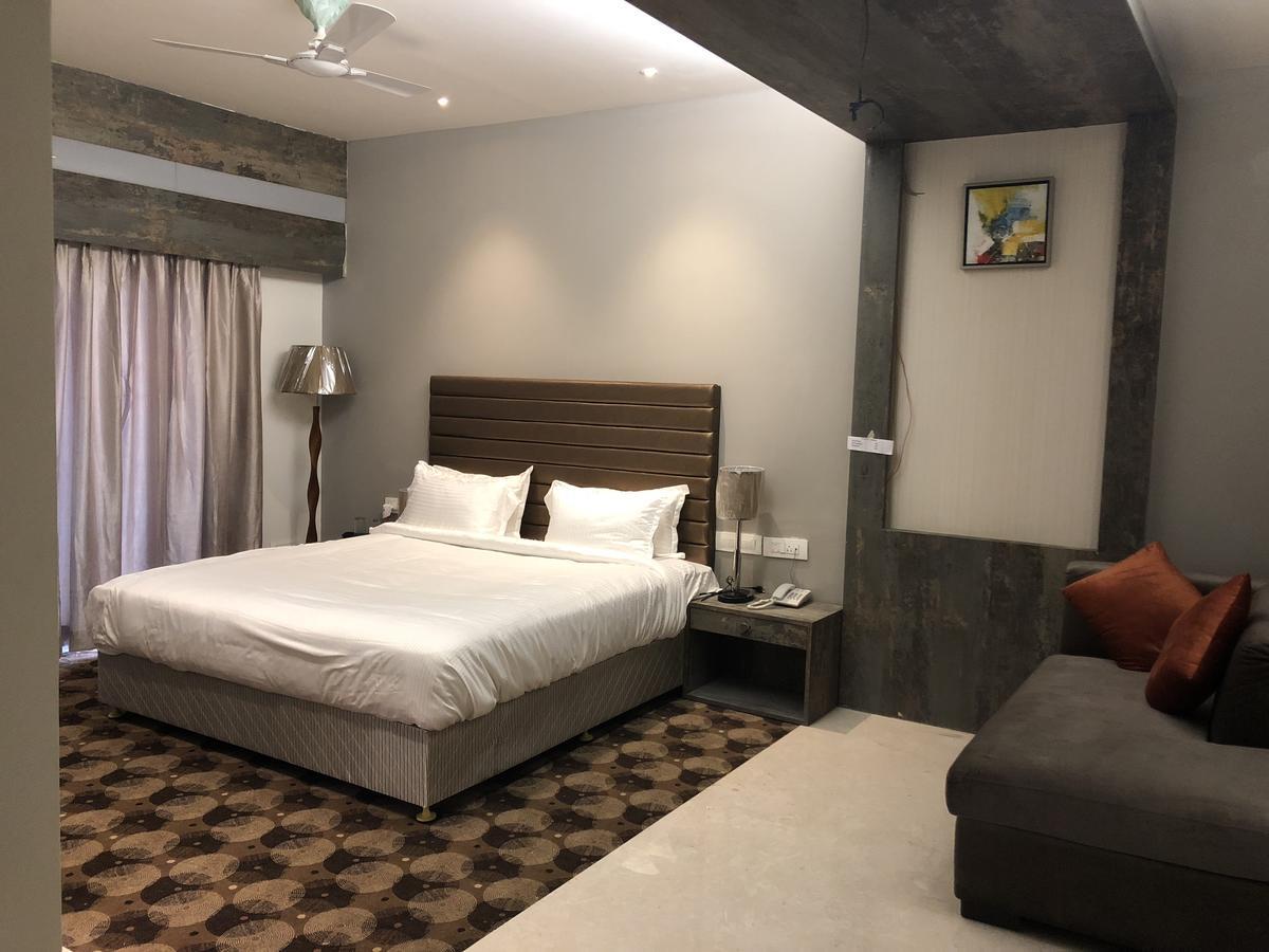 Hotel Sharanam Shegaon Eksteriør billede