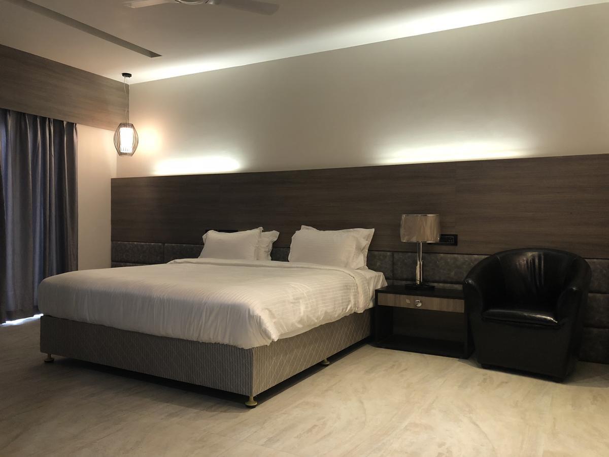 Hotel Sharanam Shegaon Eksteriør billede